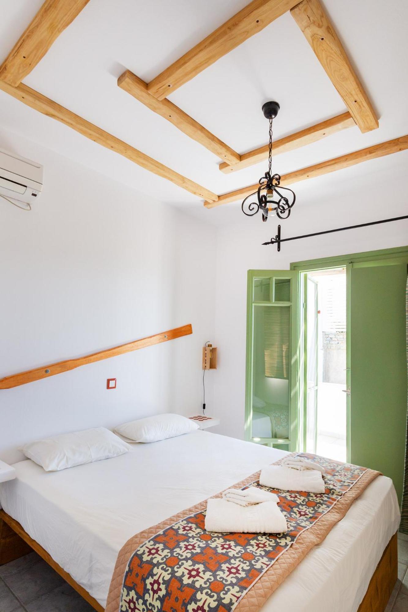 Ailouros Summer Hotel Schoinoussa Esterno foto