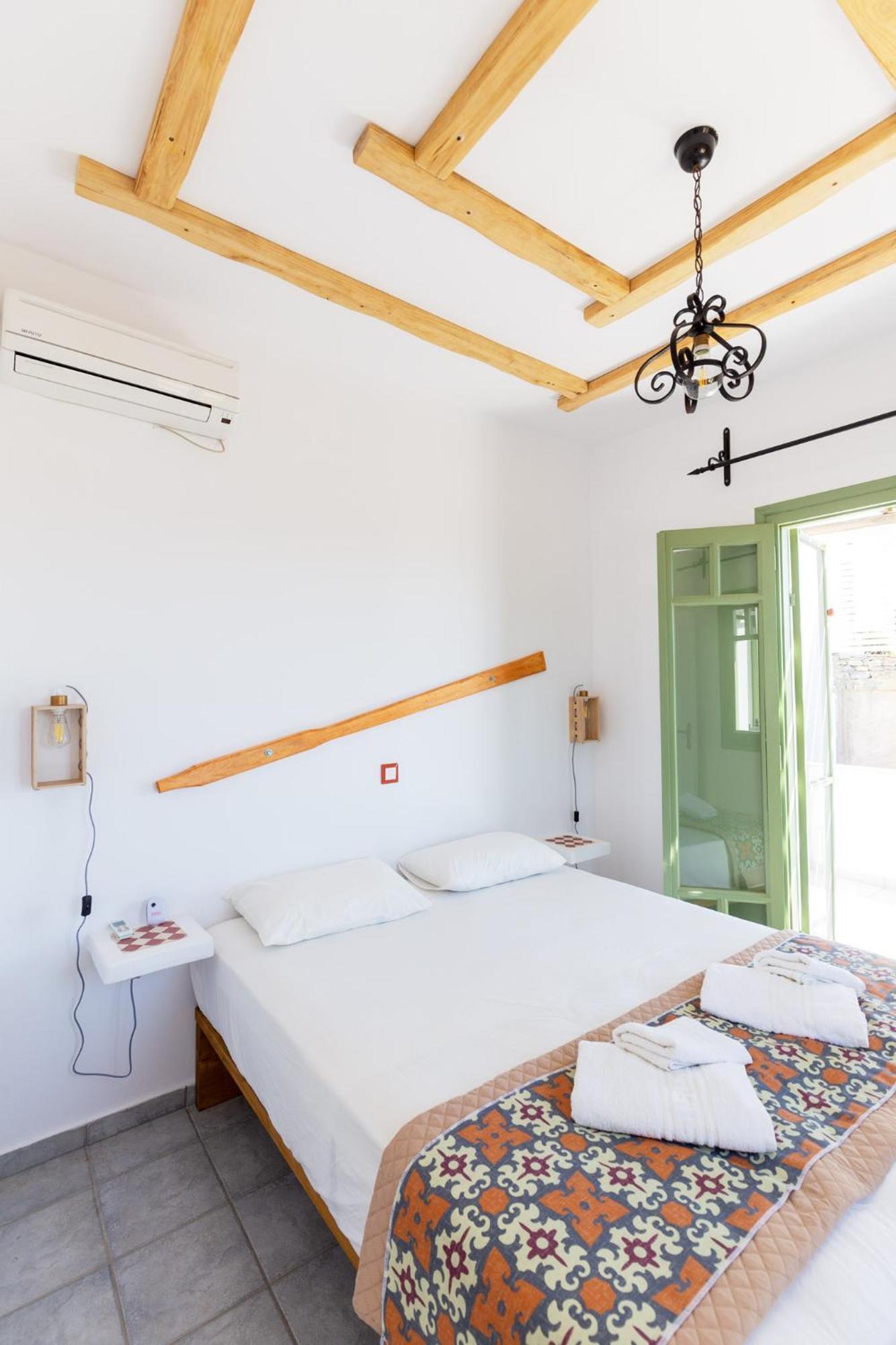 Ailouros Summer Hotel Schoinoussa Esterno foto
