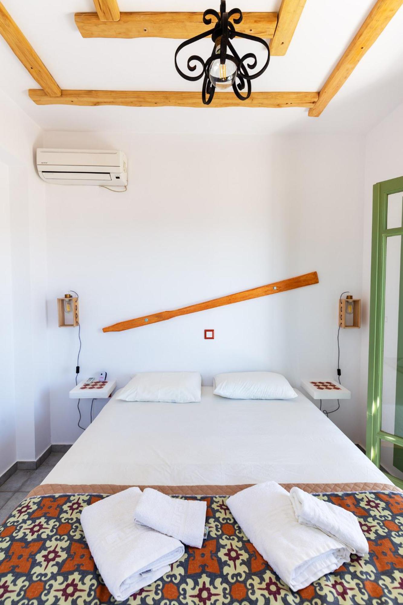 Ailouros Summer Hotel Schoinoussa Esterno foto
